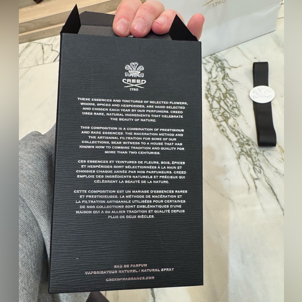 Creed Empty all original perfume box, shopping bag, tissue and box ribbon. - Picture 9 of 10
